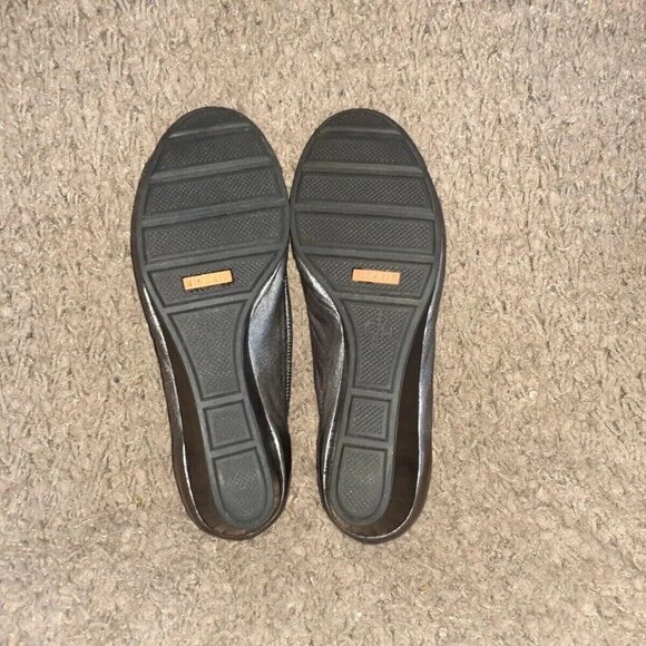 COLE HAAN-Tali-Metallic Pewter Shiny Leather Wedge Pumps-Bow-Sz 6.5-Excellent - Picture 7 of 7